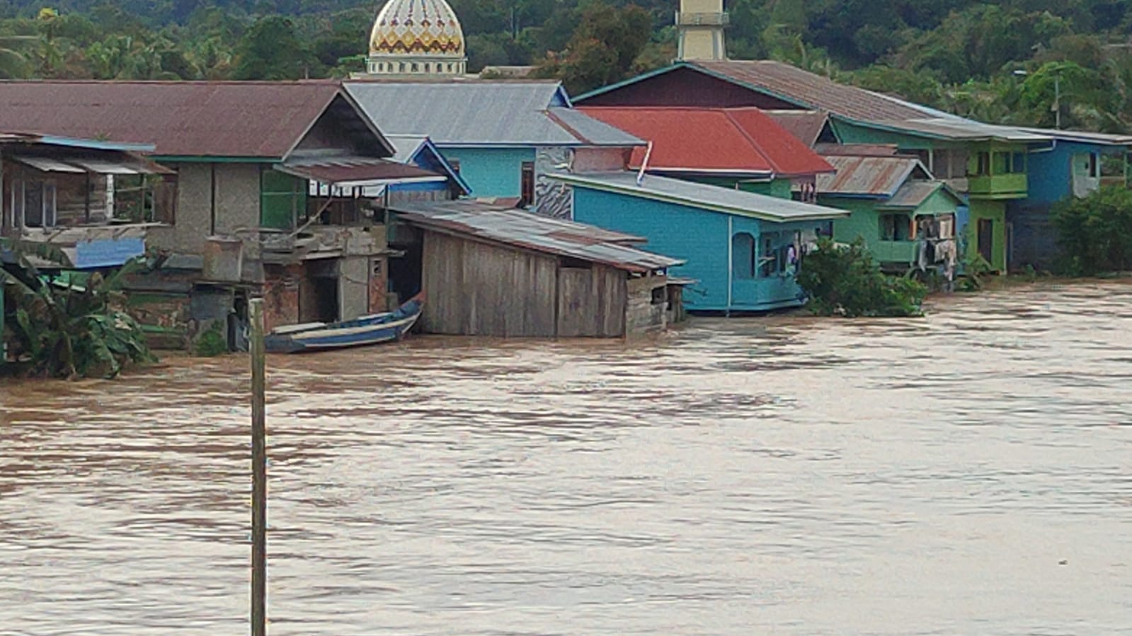 1772012992_banjir 2 lumbis.jpeg